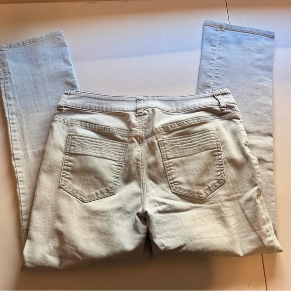 Chico’s Platinum denim Women's Light Blue Jeans - Picture 4 of 8